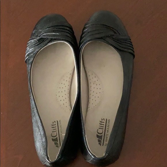 Cliffs by White Mountain Shoes - NEVER WORN Cliffs Flats